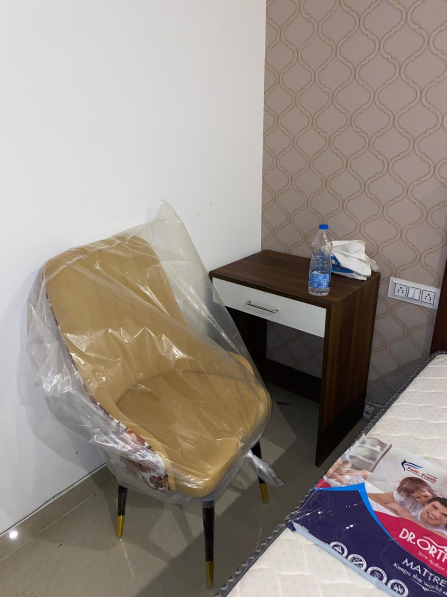 Royal Park Inn Велика Нойда Екстер'єр фото
